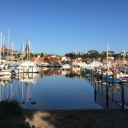Zentrumsnahe Schoene Altbauwohnung Bis 4 Personen Flensburg Exterior photo