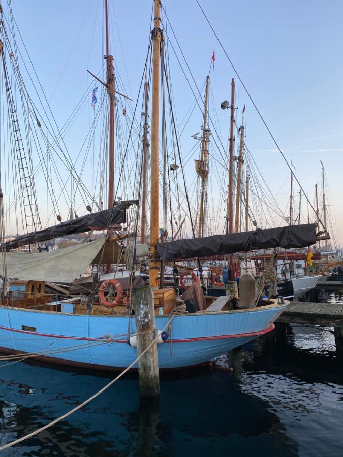 Zentrumsnahe Schoene Altbauwohnung Bis 4 Personen Flensburg Exterior photo